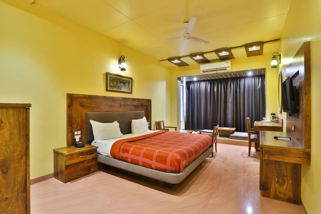 Palette - Hotel Ocean Inn Daman Eksteriør billede