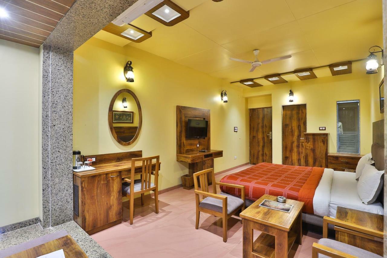 Palette - Hotel Ocean Inn Daman Eksteriør billede